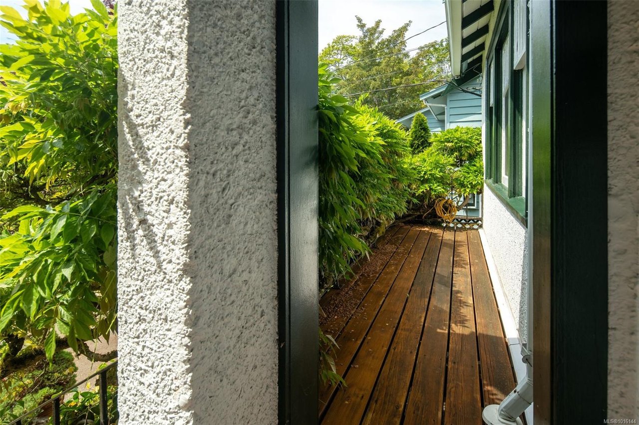 1924 Forrester St, Saanich