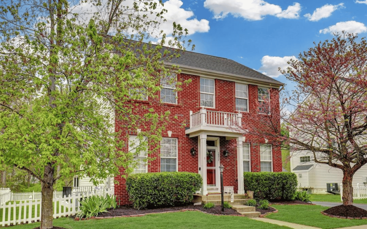 10217 Peel Ring Pl, Bristow, VA, 20136 is now new to the market!