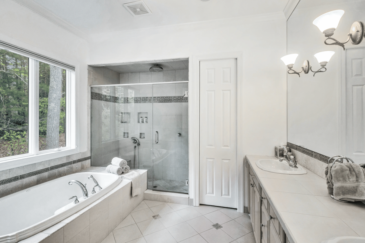9 Sea Farm Ct, Bridgehampton