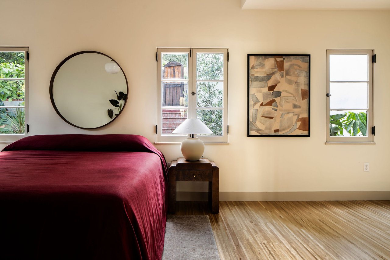 Vacant Trophy Silverlake Triplex With Reservoir Views