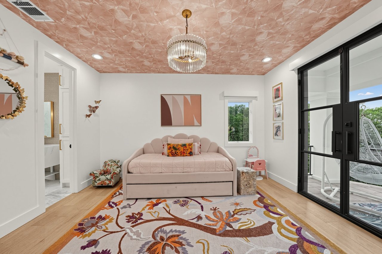 THE CANOPY 3.3 private acres in the heart of West Lake Hills.