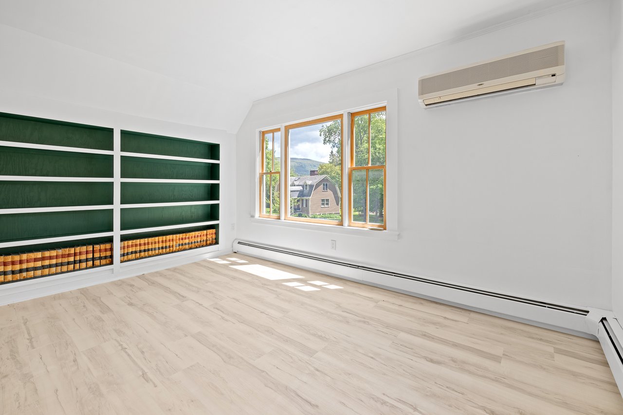 Modern 2BR Manchester Center