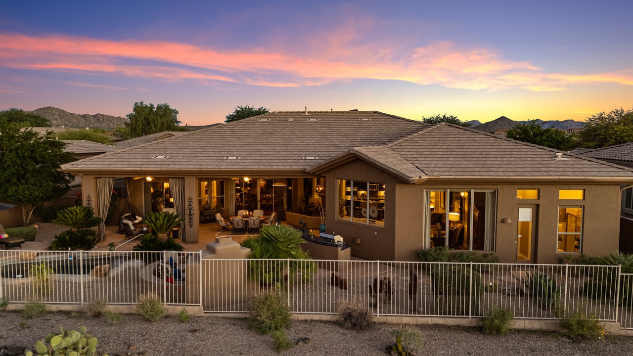 9812 E ROADRUNNER Drive