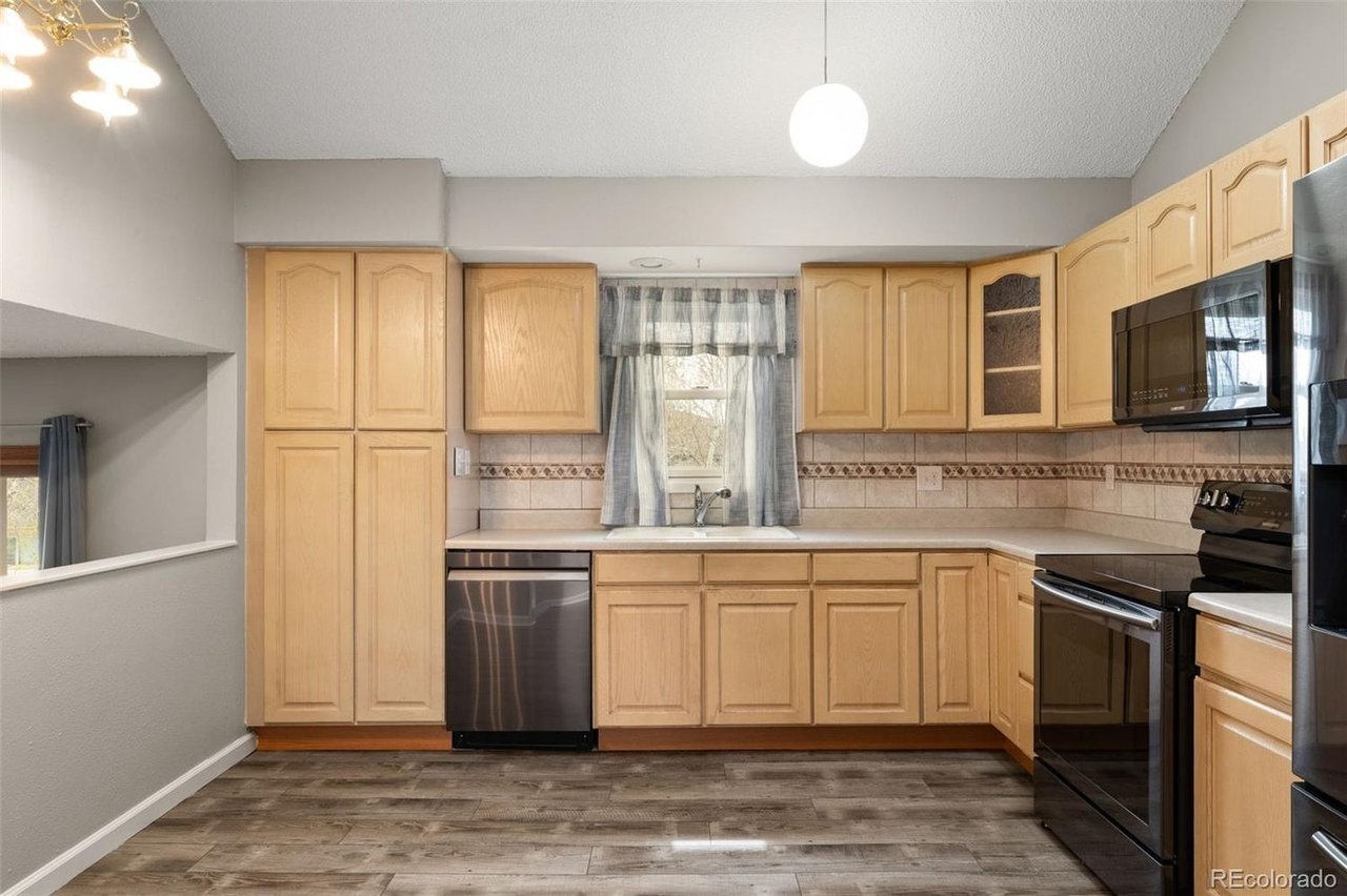 9911 Perry Ct