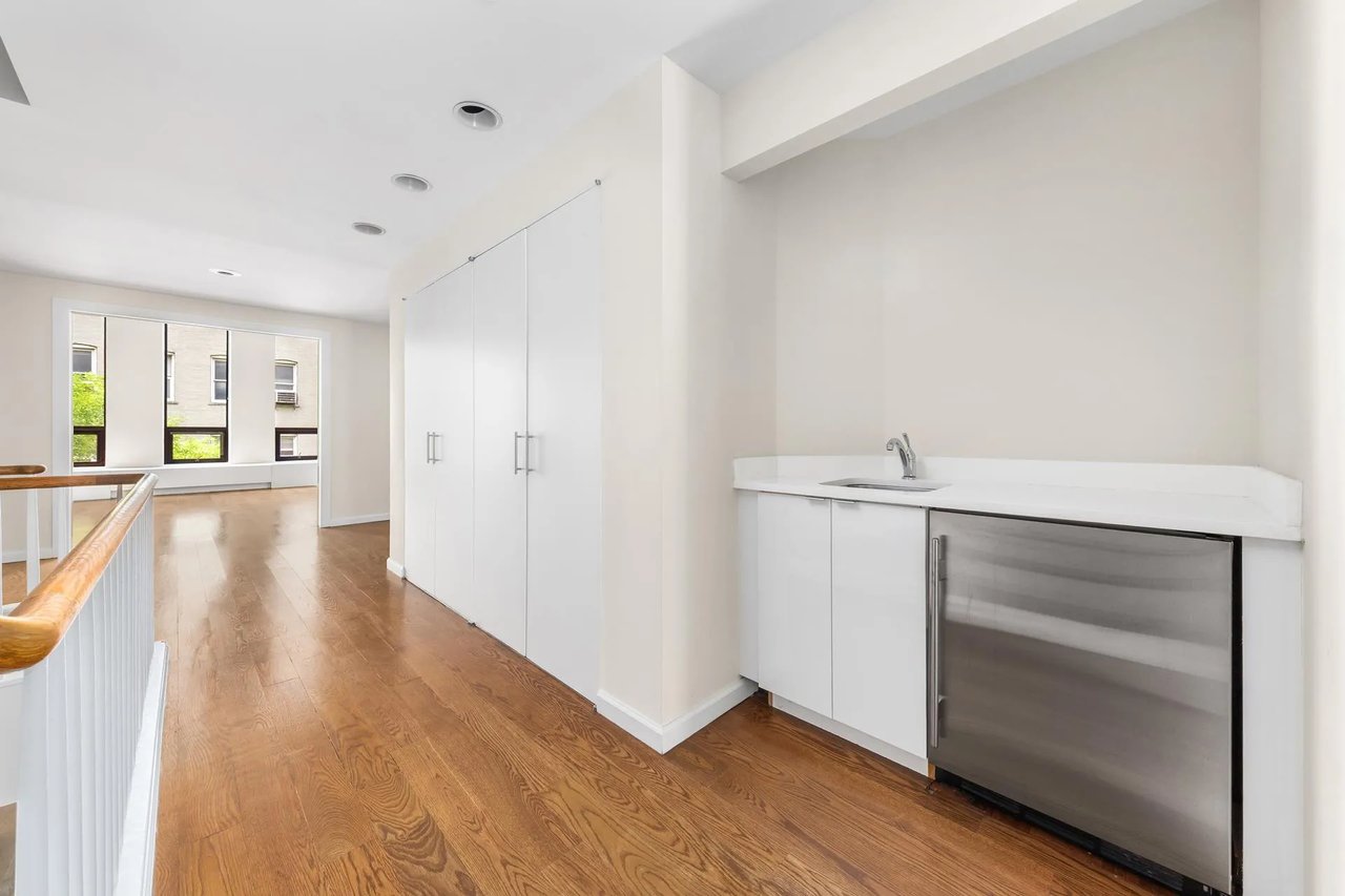 232 E 67th St Maisonette