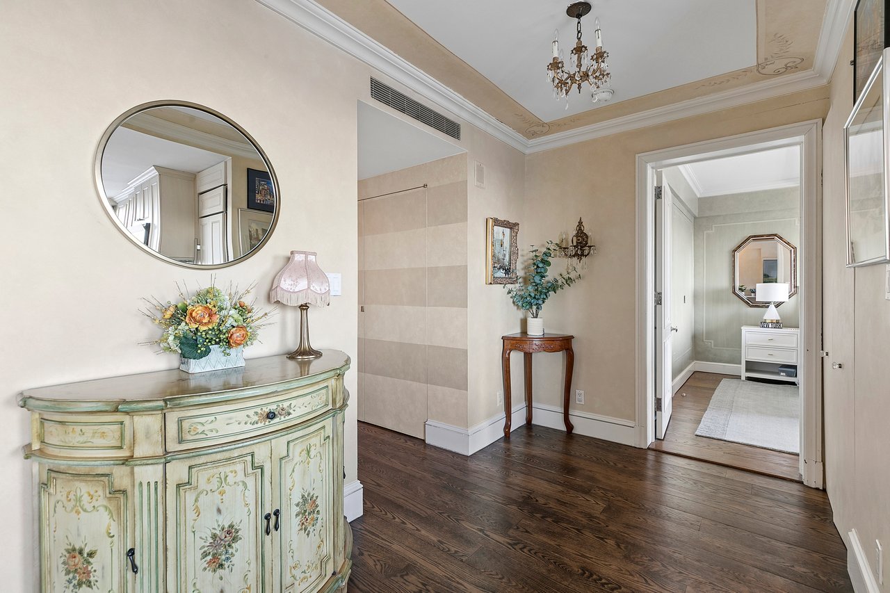 230 Central Park South, 10C