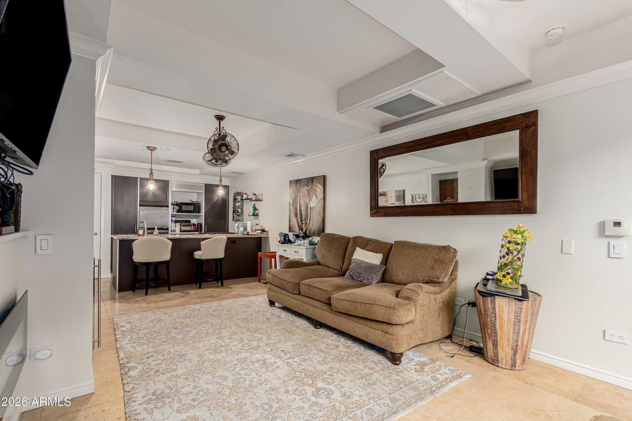 7137 E Rancho Vista Dr, #1008