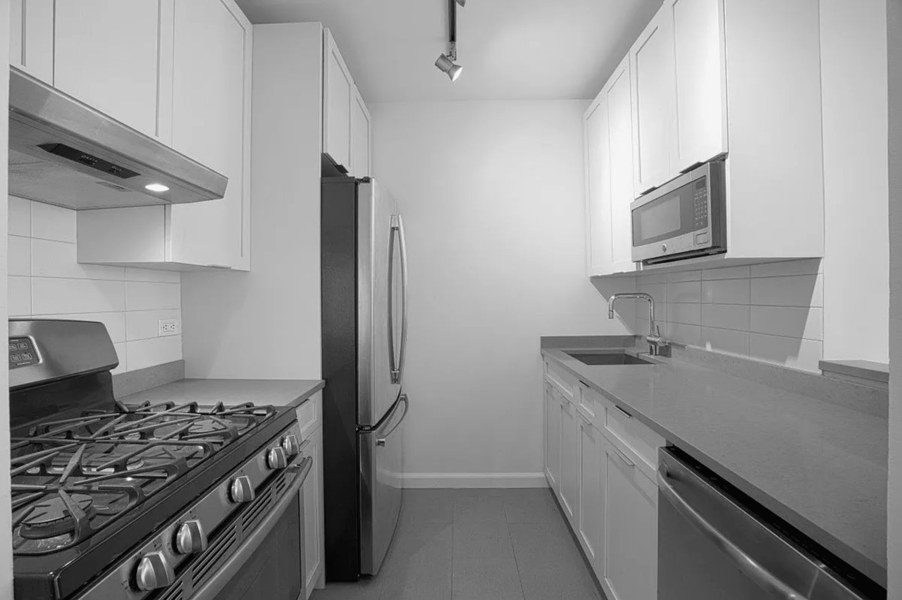 West End Towers, 55-75 West End Avenue #S-12D
