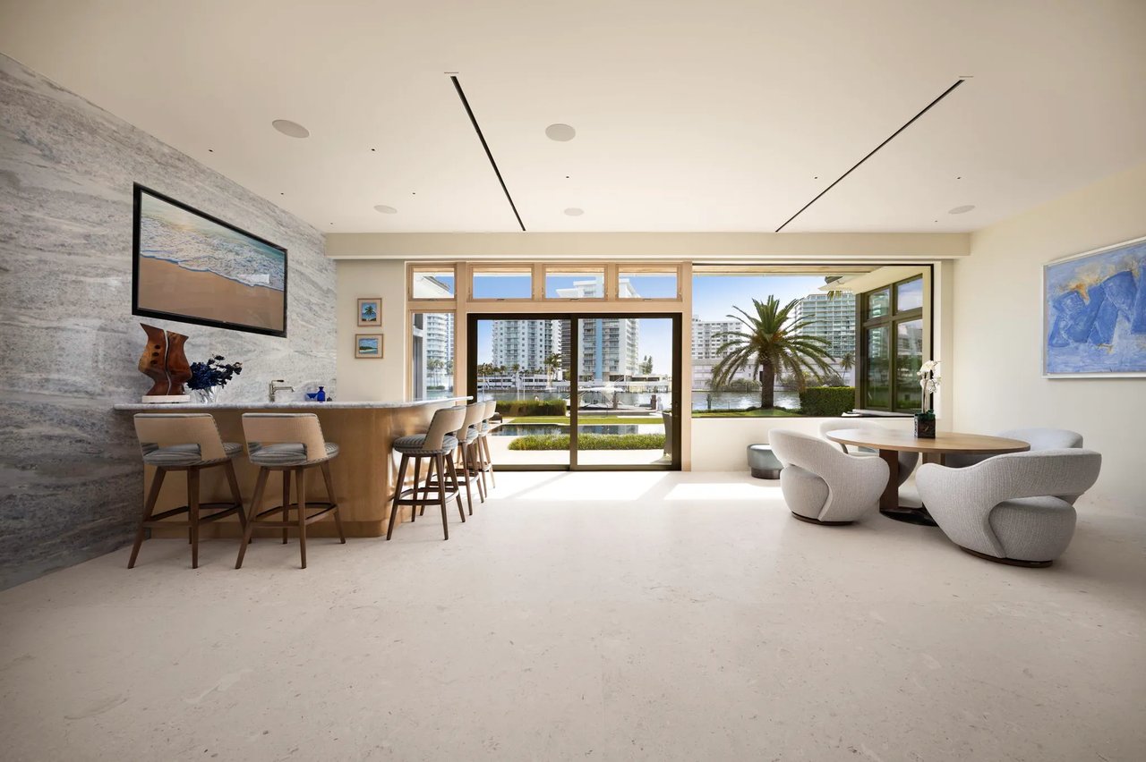 Pine Tree Drive, Miami Beach Waterfront