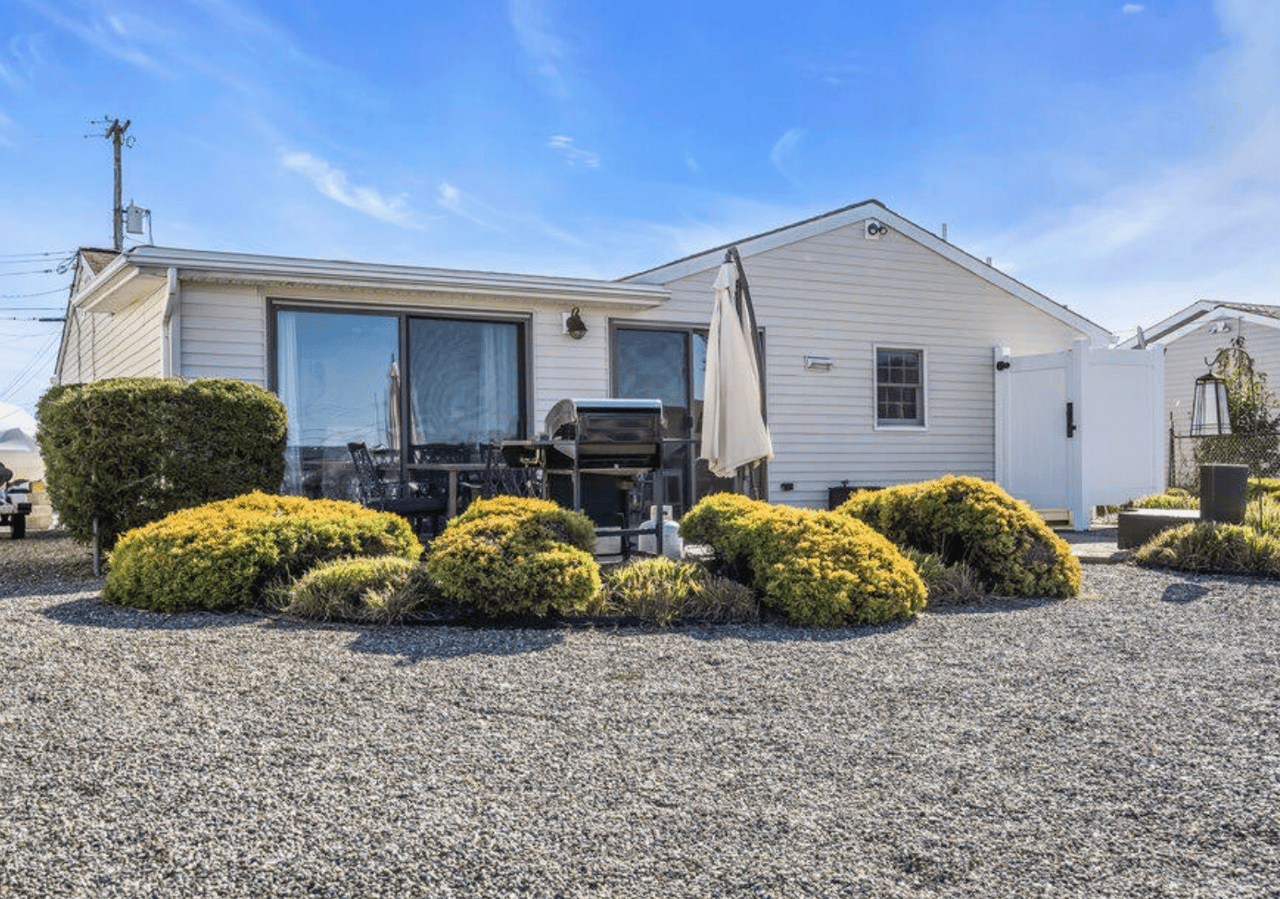 16 Davey Jones Way, Waretown