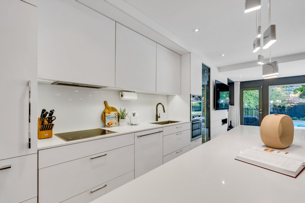Gorgeous Upgraded Residence