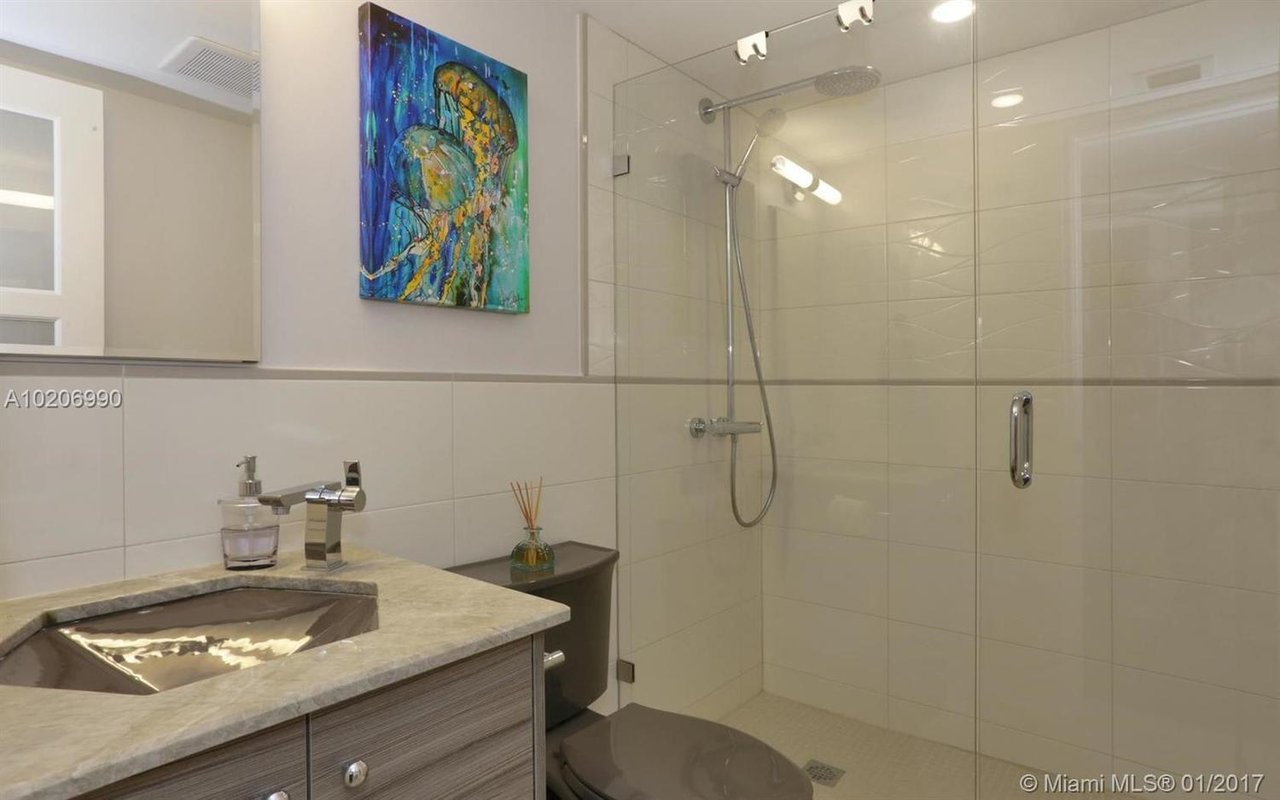 1223 Hillsboro Mile, #9