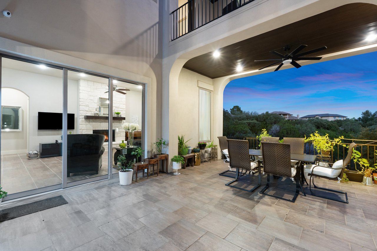 Modern Transitional Luxury Home in Gated Bluffs of Steiner Ranch | Lake Austin Access + Hill Country Views | $1.9MM