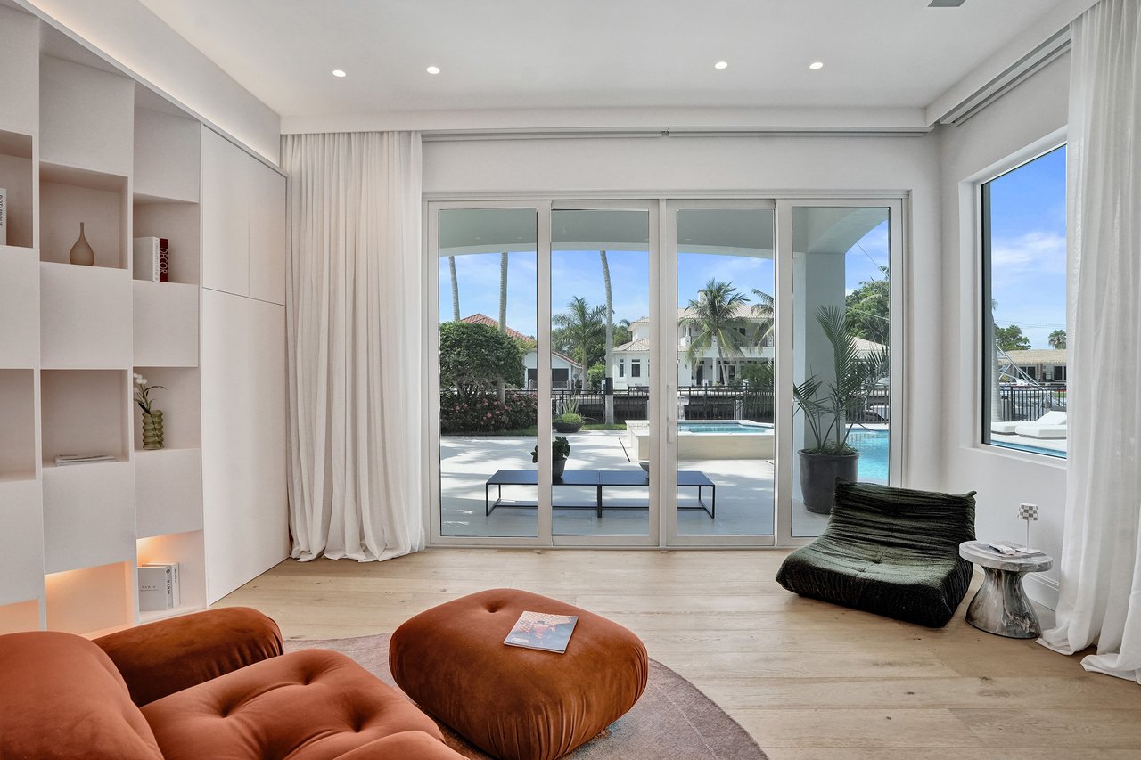 30  S Compass Dr