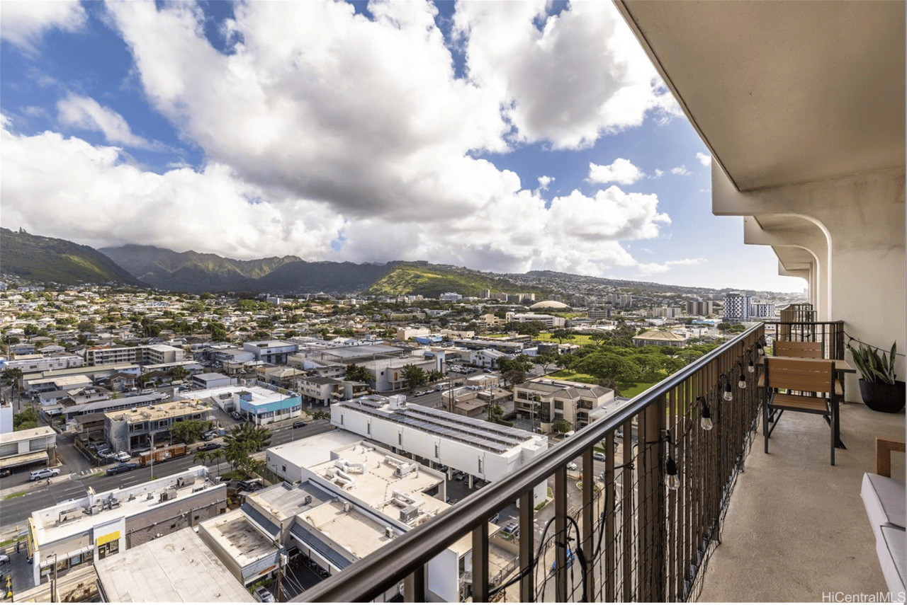 McCully Villa | Mo'ili'ili