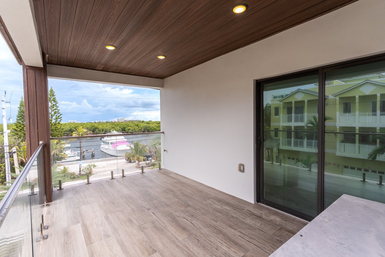 5601 N ocean