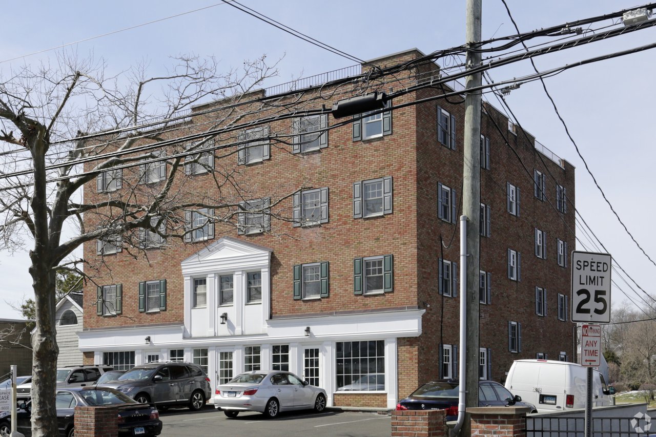 137 Rowayton Ave
