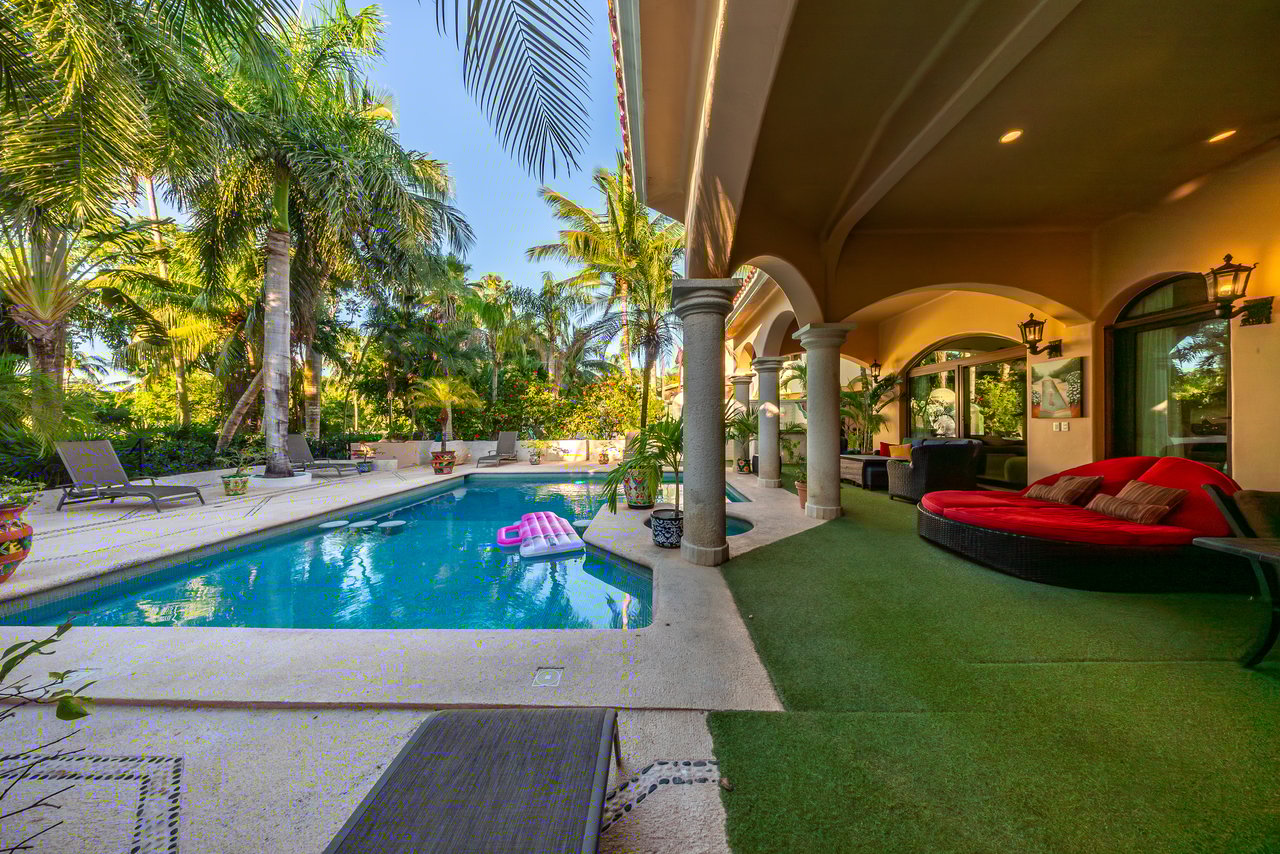 Villa Orquídea Puerto Aventuras | Golf-Front Luxury Estate