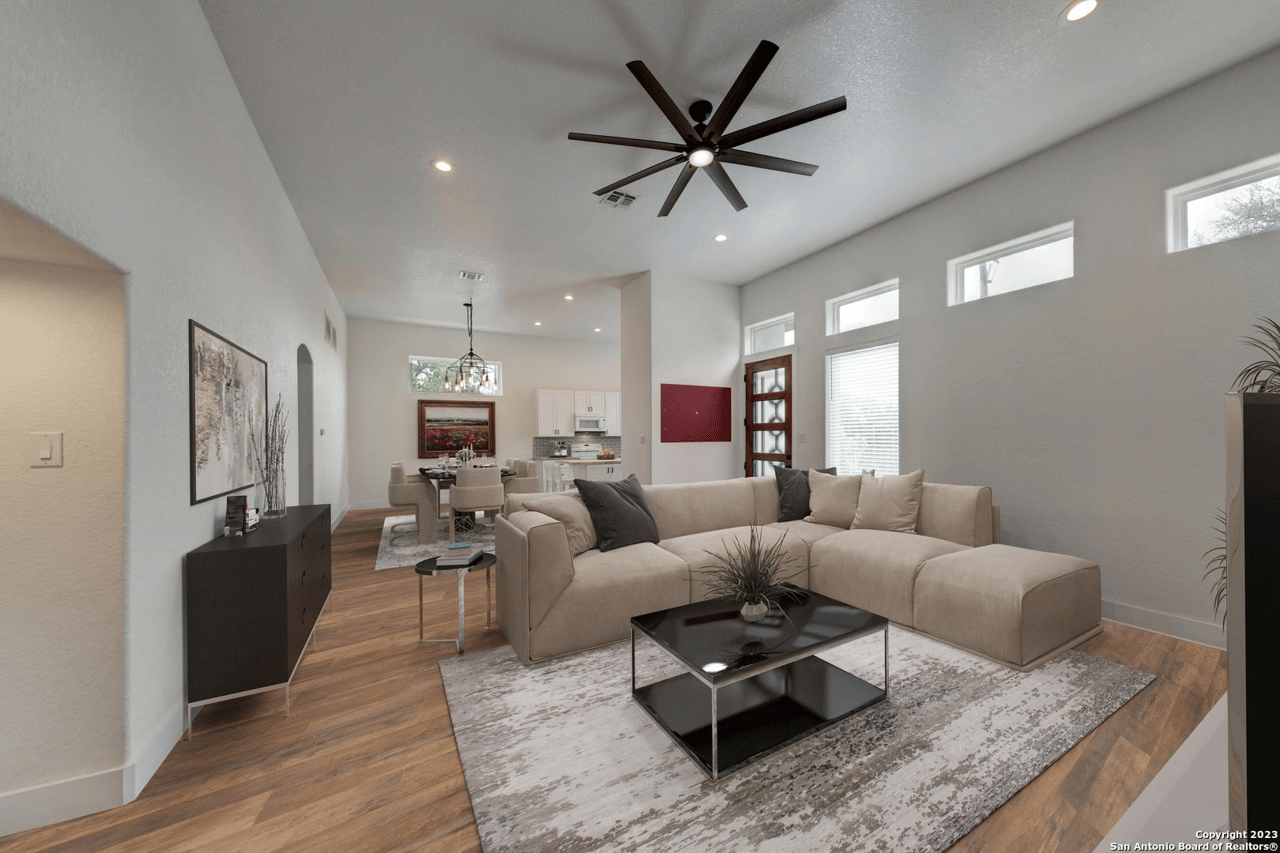 2879 Moncayo Dr