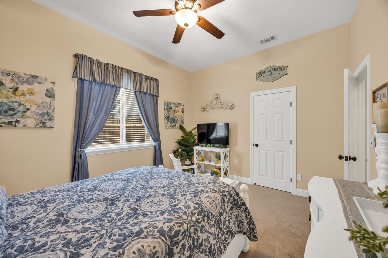 4040 Borderlands Dr