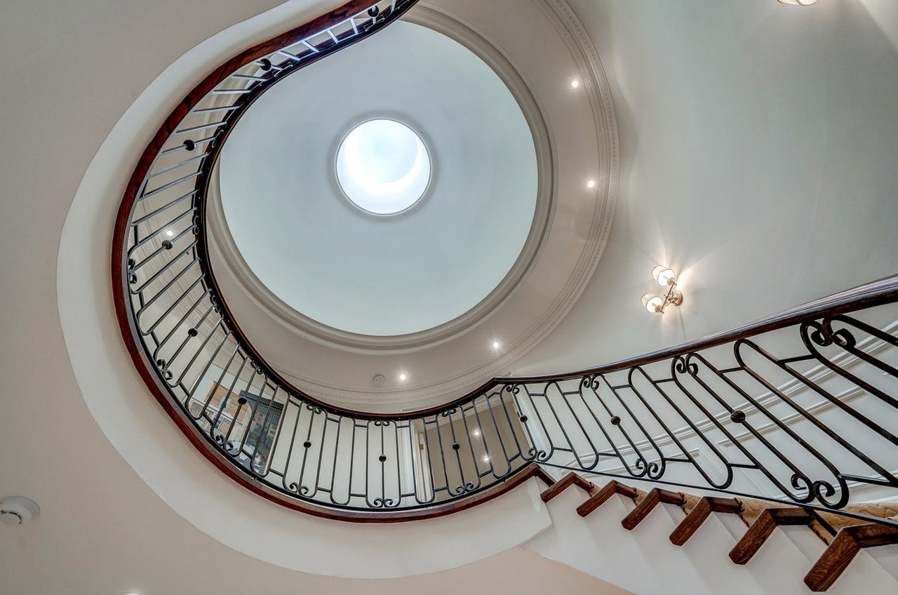 SOLD: Most Prestigious Location 