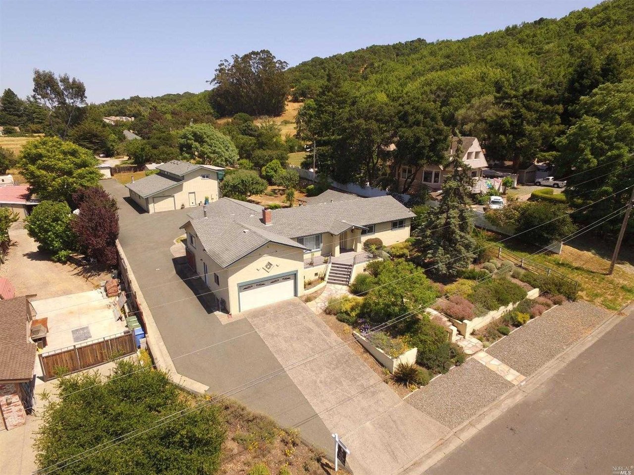7 Equestrian Ct