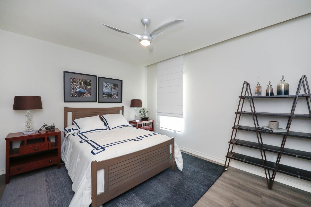 205 WOODWAY DR