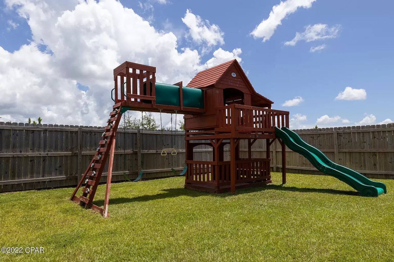 901 AMBER Way
