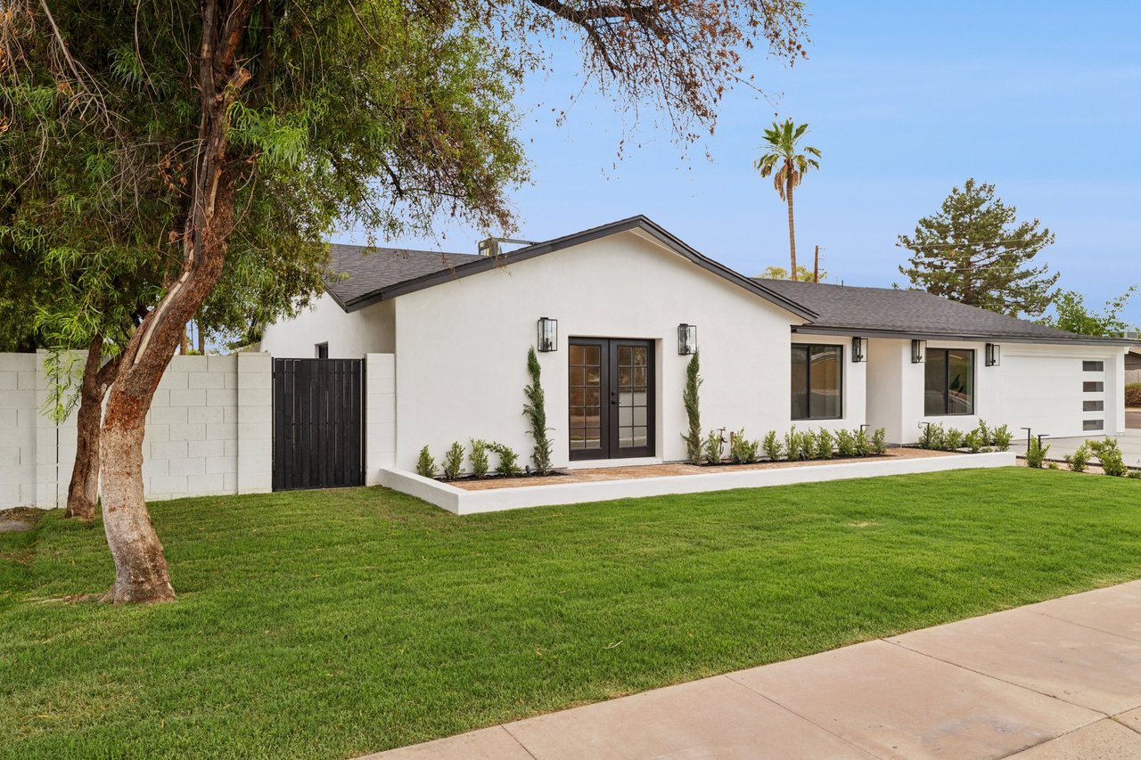 Mid-Century Modern Gem