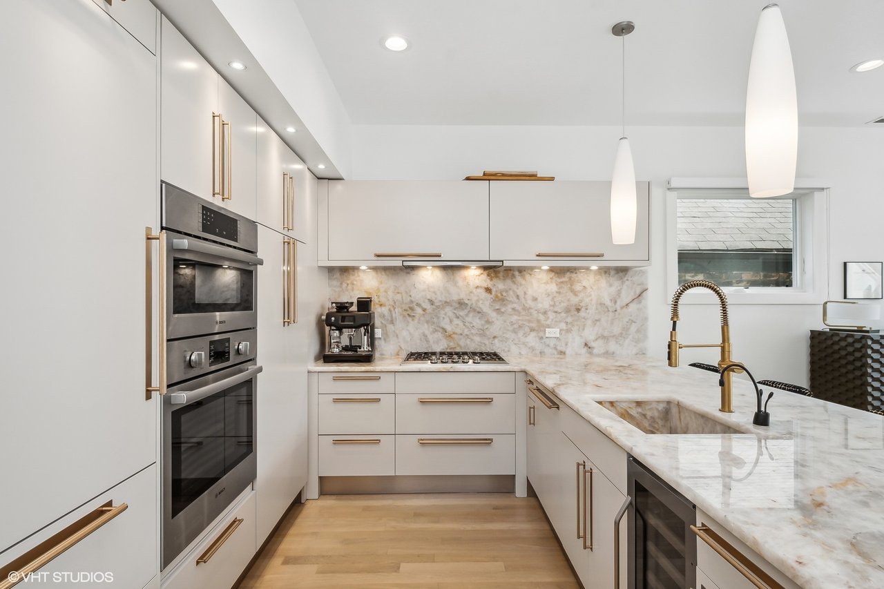 1547 N Wood St Unit 2