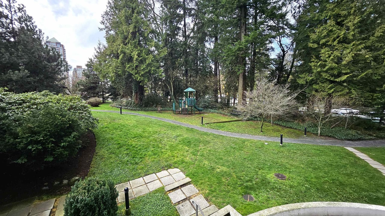 2903-7088 18th Ave
