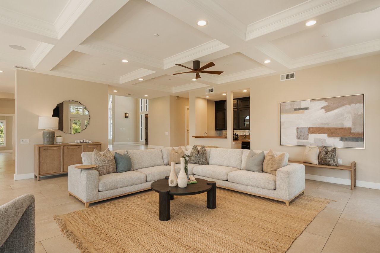 1805 Holly Tree Lane
