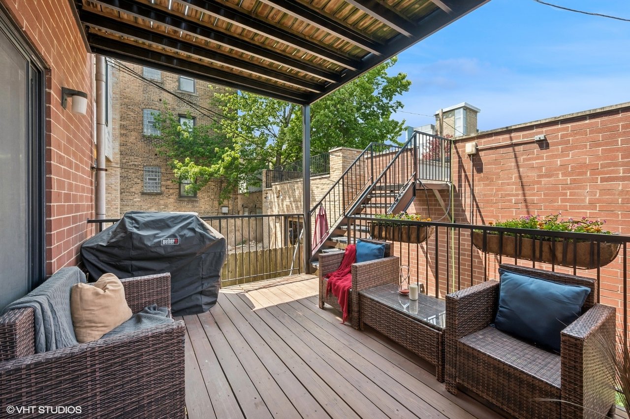 1244 W Cornelia Unit 1 