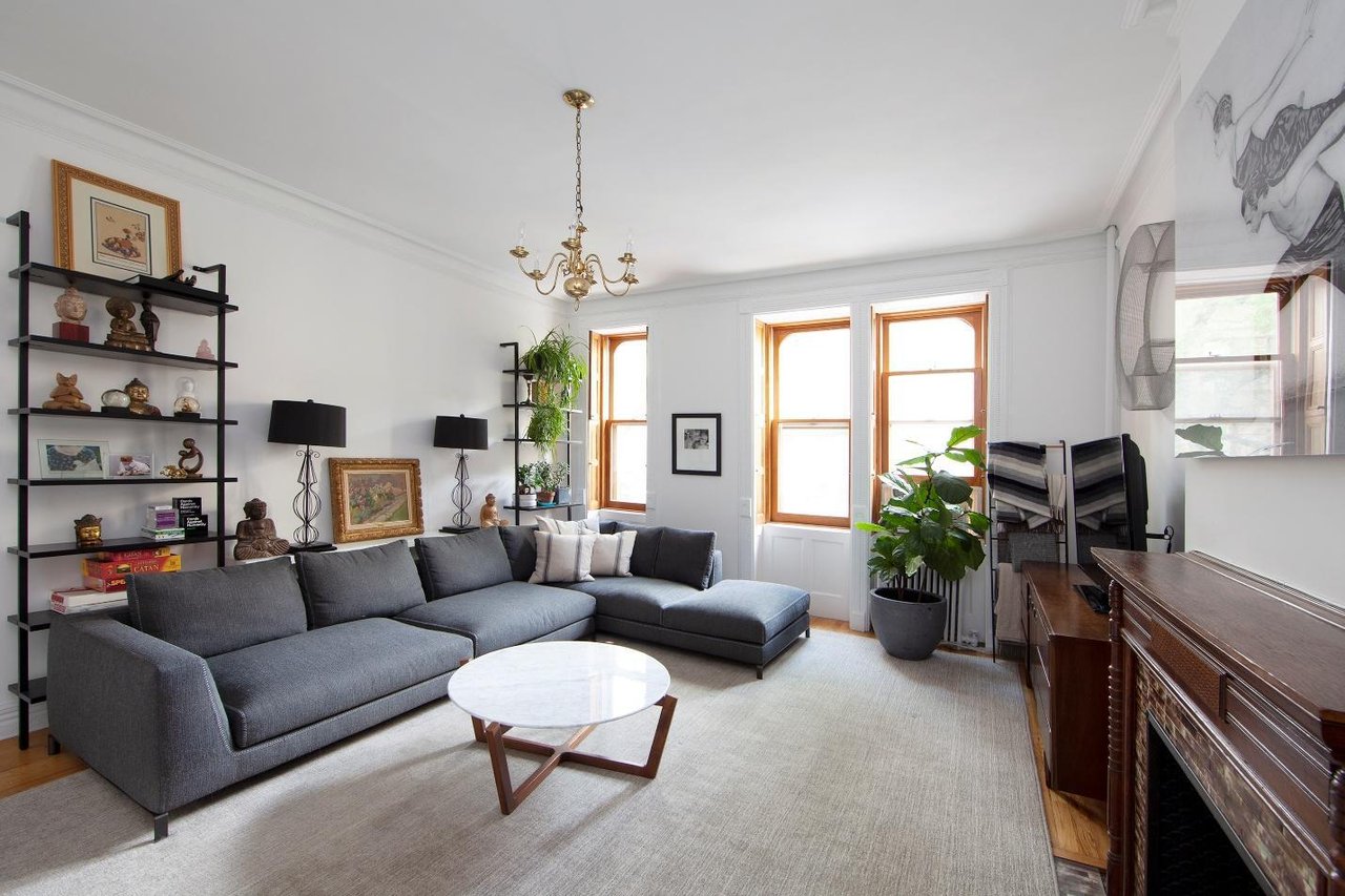 37 W 95th St