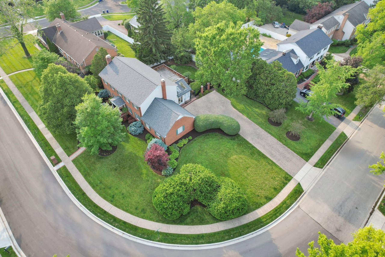 2560 CHARTWELL RD, UPPER ARLINGTON, OH 43220