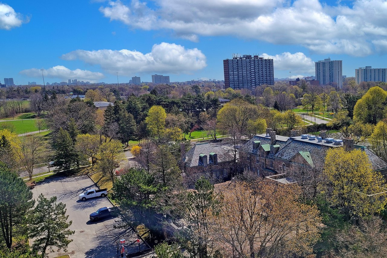75 Graydon Hall Drive Unit: 1408
