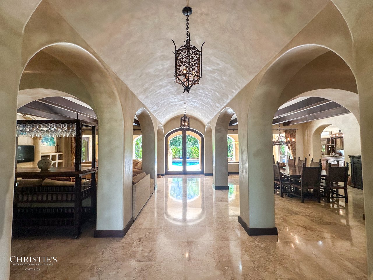 Golf-Front Tuscan-Style Estate – Villa Tuscana