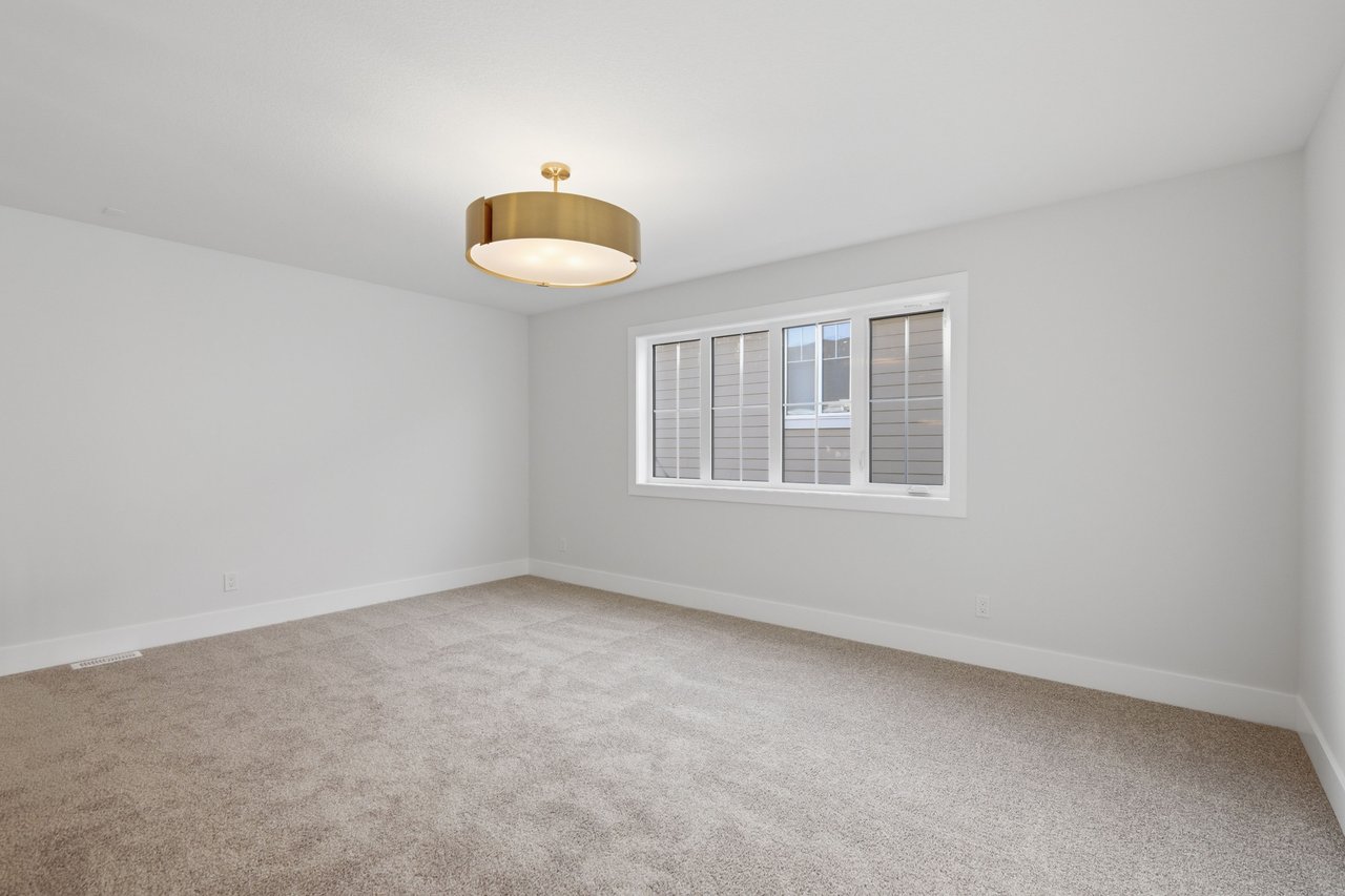 378 Bessborough Drive SW