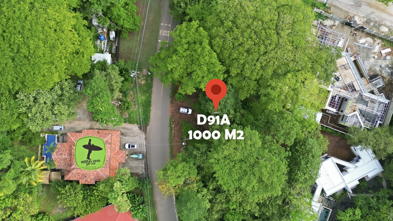 1,000 M2 Coastal Lot with Permits – Playa Grande 