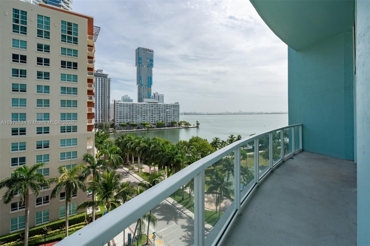  1900 N Bayshore Dr # 909