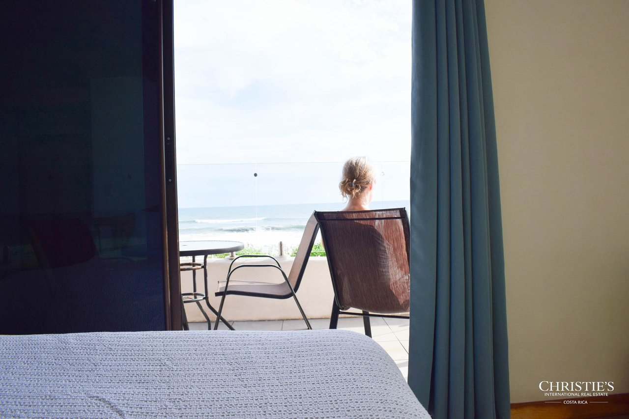 Hotel Las Tortugas - Legendary Beachfront Boutique Hotel 