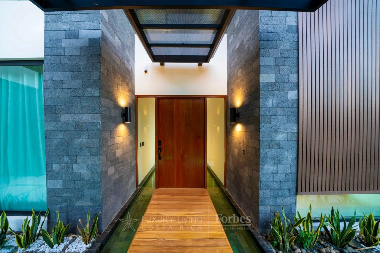 20702 - Contemporary Luxury with Ocean Views in Playa Flamingo