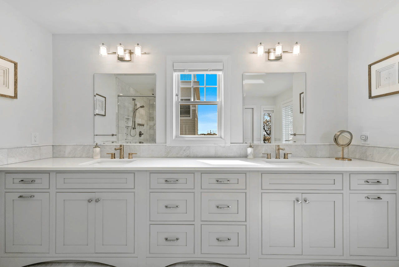 123 E. Colorado Avenue