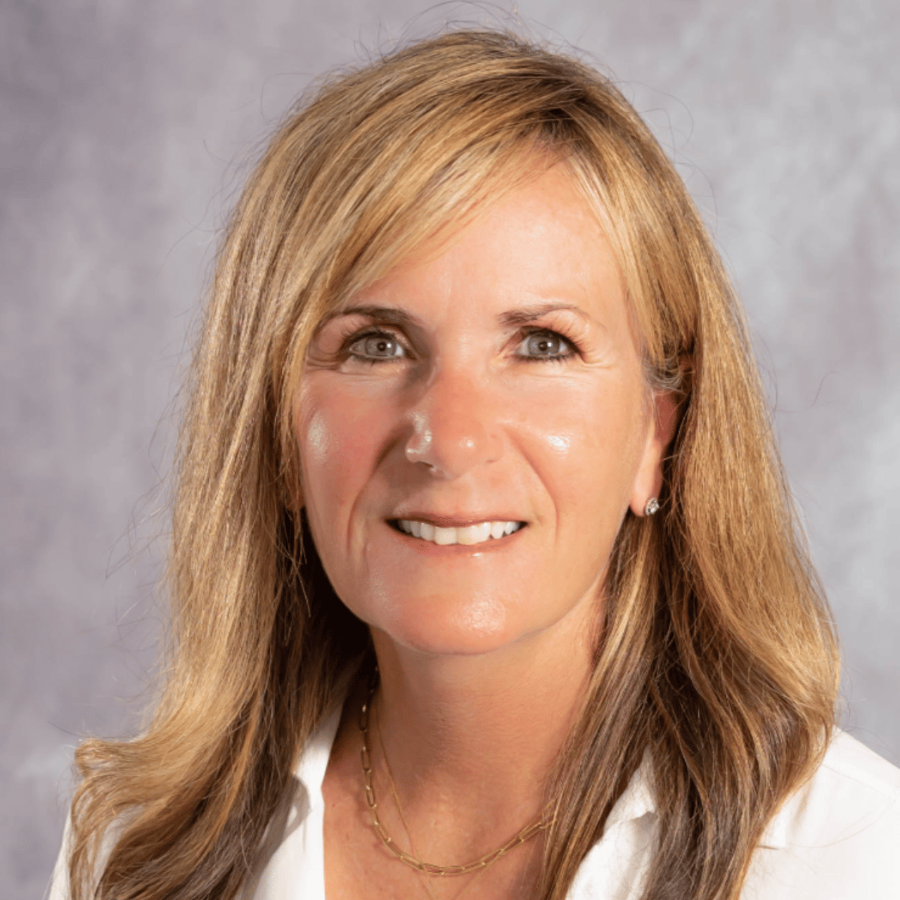 Deanna Delaney Costa Mesa, CA Real Estate Agent Headshot