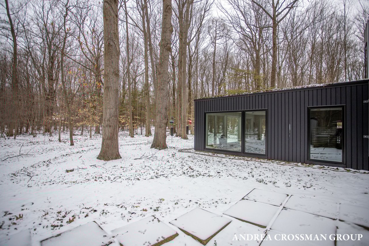 6919 Bendemeer Drive