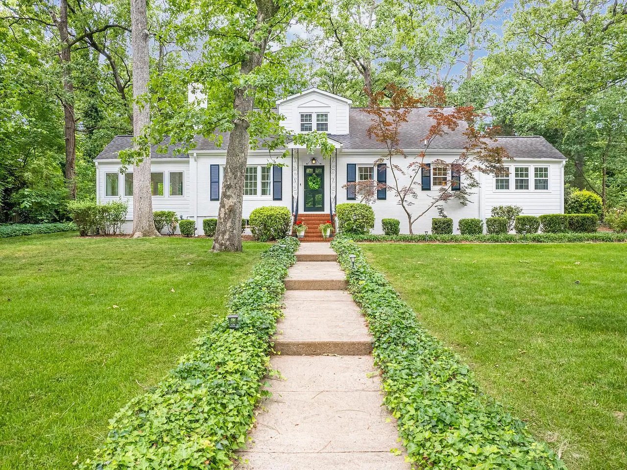 43 Oakwood Dr