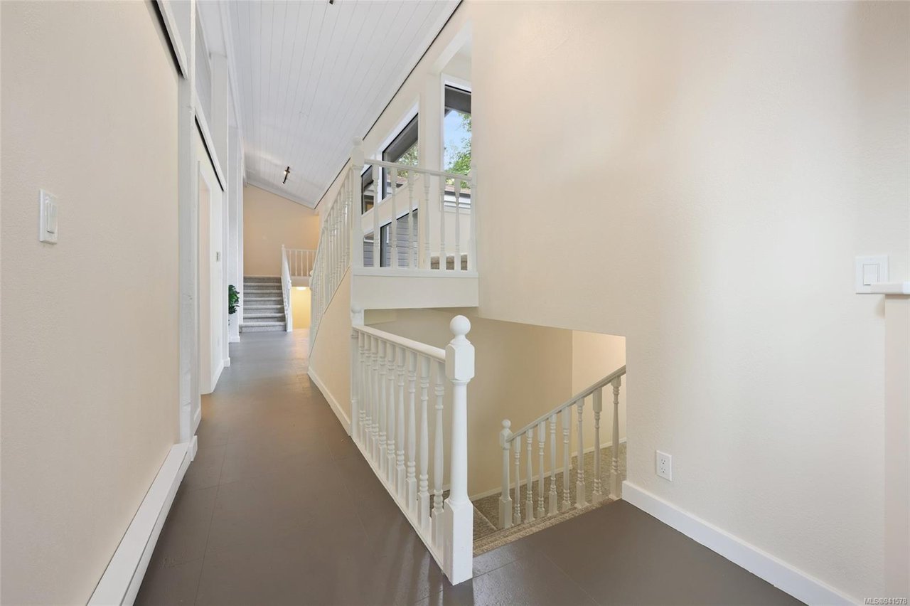 4527 Emily Carr Dr