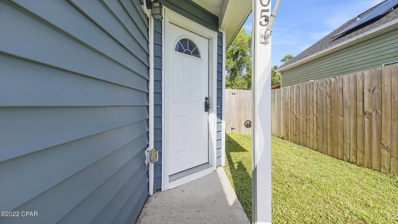6605 LAKE JOANNA Circle