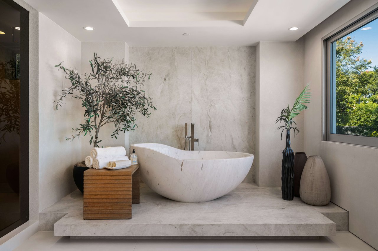 The Apex HH | 7115 Macapa Drive