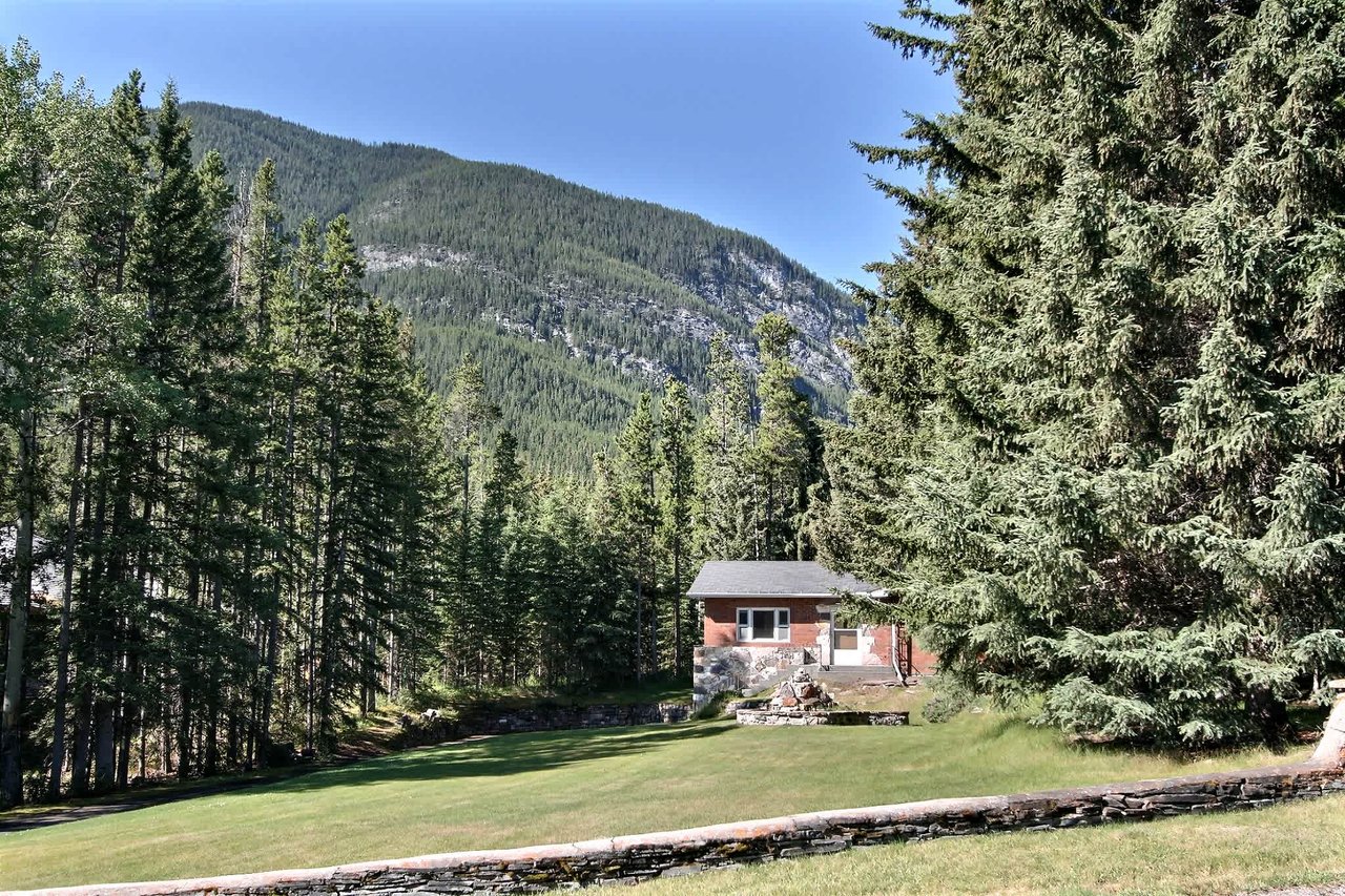 137 Kootenay Ave